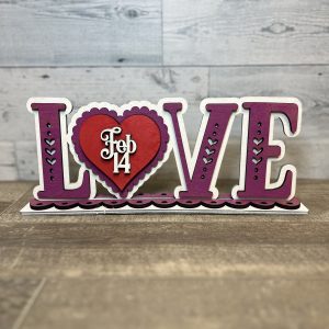 Standing Love Shelf Sitter