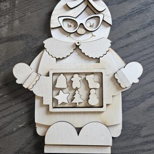 Mrs.Claus Baking Standing Shelf Sitter